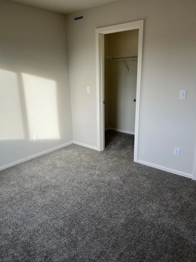 Building Photo - Enormous Two-Story Home- Available January 9th