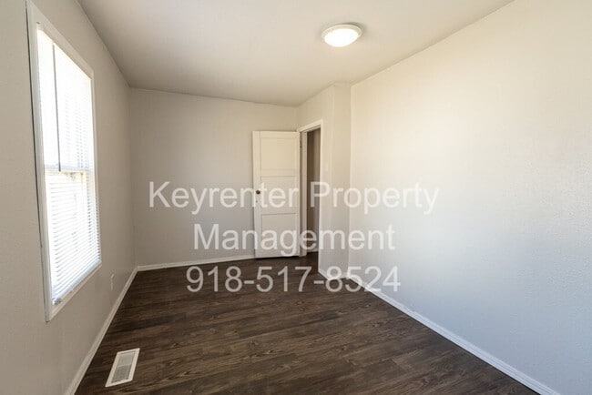 Building Photo - 3 BED/ 1 BATH IN UP AND COMING NEIGHBORHOOD