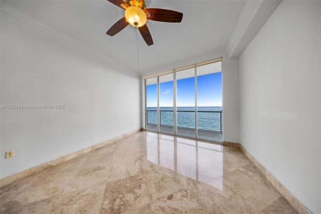 Building Photo - 704 N Ocean Blvd