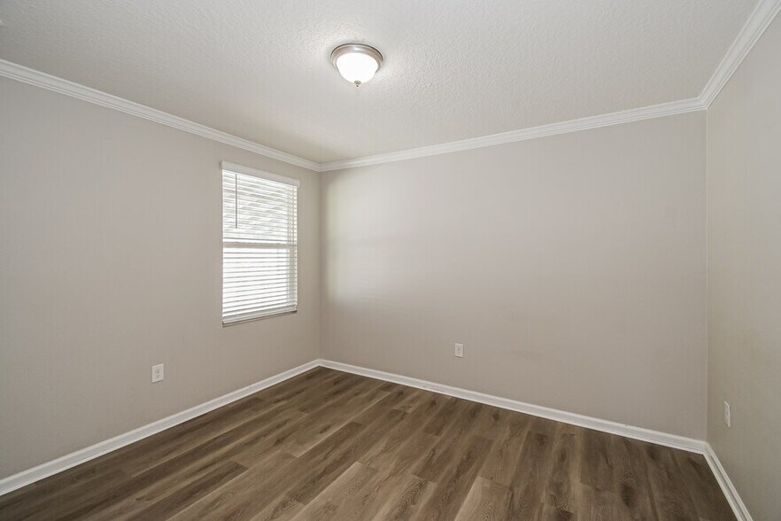 Building Photo - 2231 Pebble Point Dr