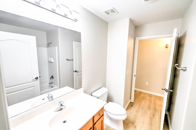 Building Photo - Newly remodeled 4 Bedroom in gated community!