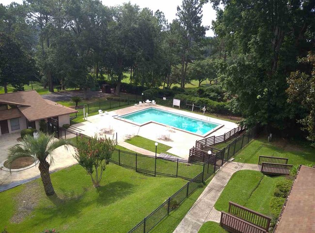 Building Photo - 209 Westwood Dr