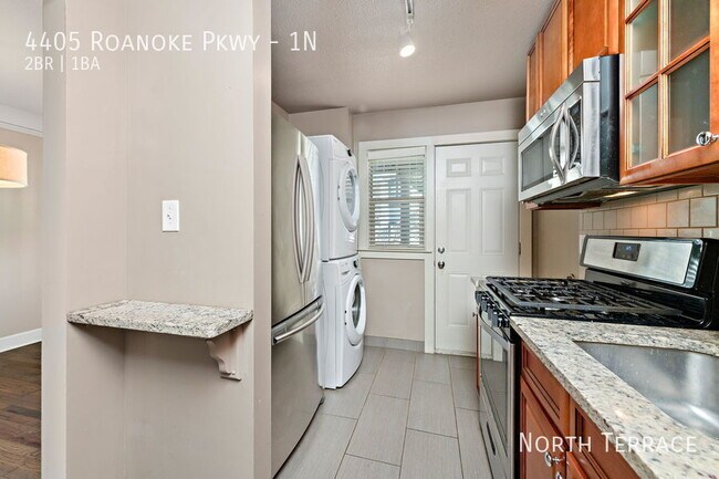 Building Photo - 4405 Roanoke Pkwy