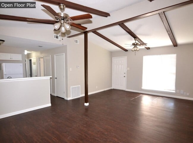 Building Photo - 5123 Vlg Gln Dr