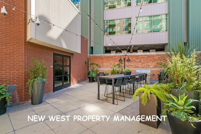 Building Photo - Expansive East Village 2-Bedroom at Parklo...