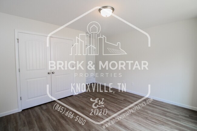 Building Photo - 4819 McCloud Rd