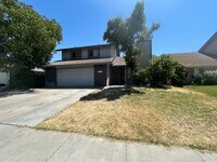Building Photo - 711 Driftwood Ave