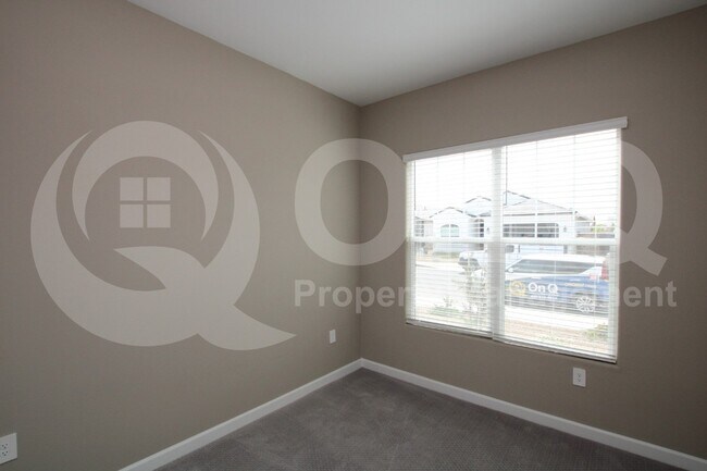 Building Photo - 40774 W Sunland Dr