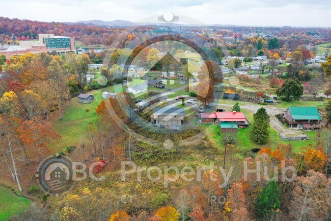 Building Photo - 97 Blakley Subdivision Rd