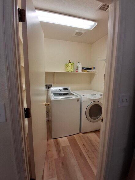 Building Photo - 5179 W Warbler St