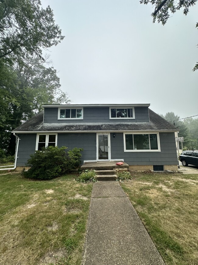 Building Photo - 2 Deer Run Dr