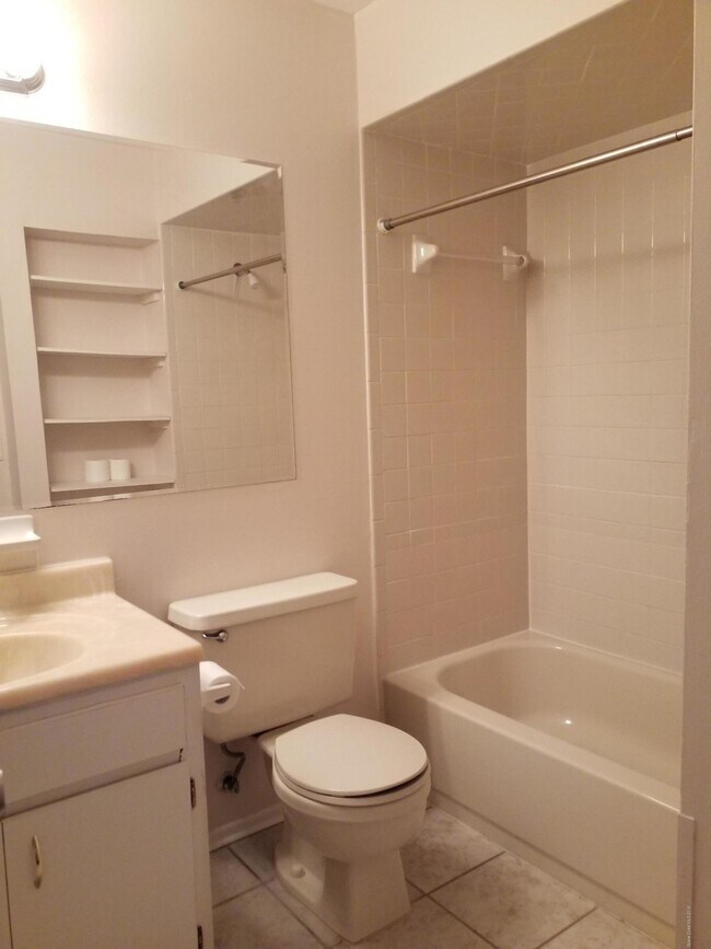 Building Photo - 6045 Cannon Ave