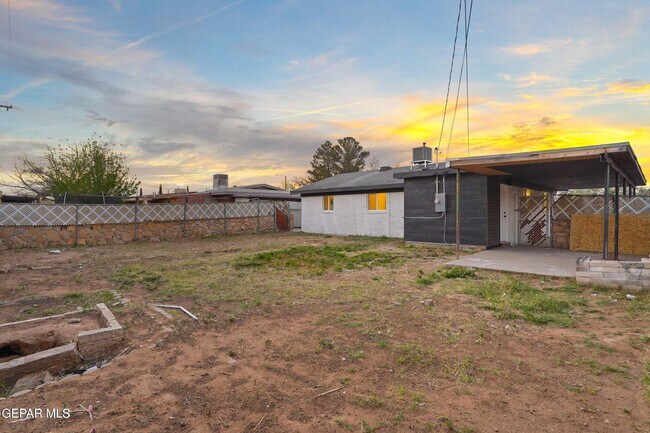 Building Photo - 5712 Kensington Cir