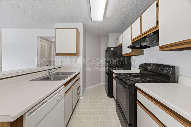 Building Photo - 642 Dory Ln