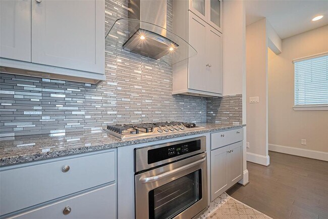 Building Photo - 11007 Acorn Falls Dr