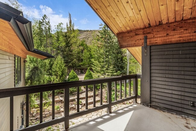 Building Photo - Luxury Mountain Home in Thaynes Canyon