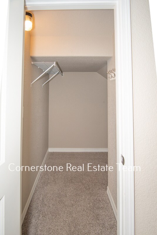 Building Photo - 855 Endeavor Wy