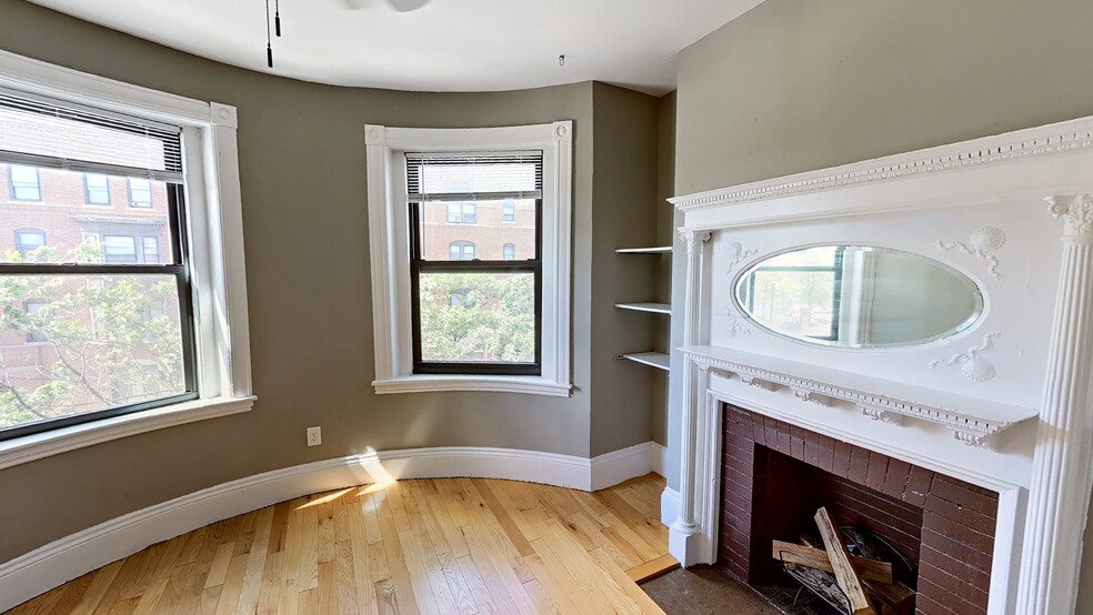 Primary Photo - 616 Columbus Ave