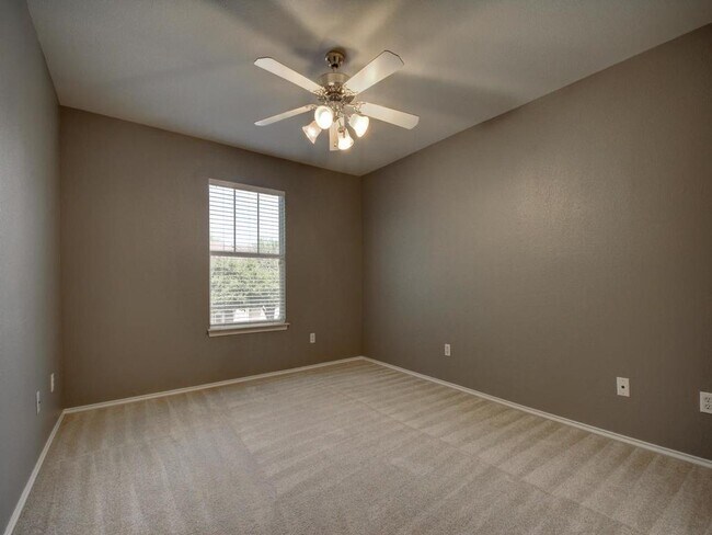 Building Photo - 4400 Switch Willo