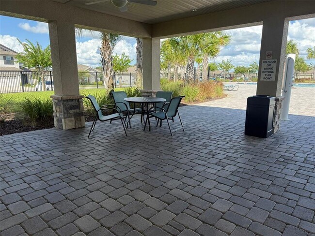 Building Photo - 1424 Saguaro St