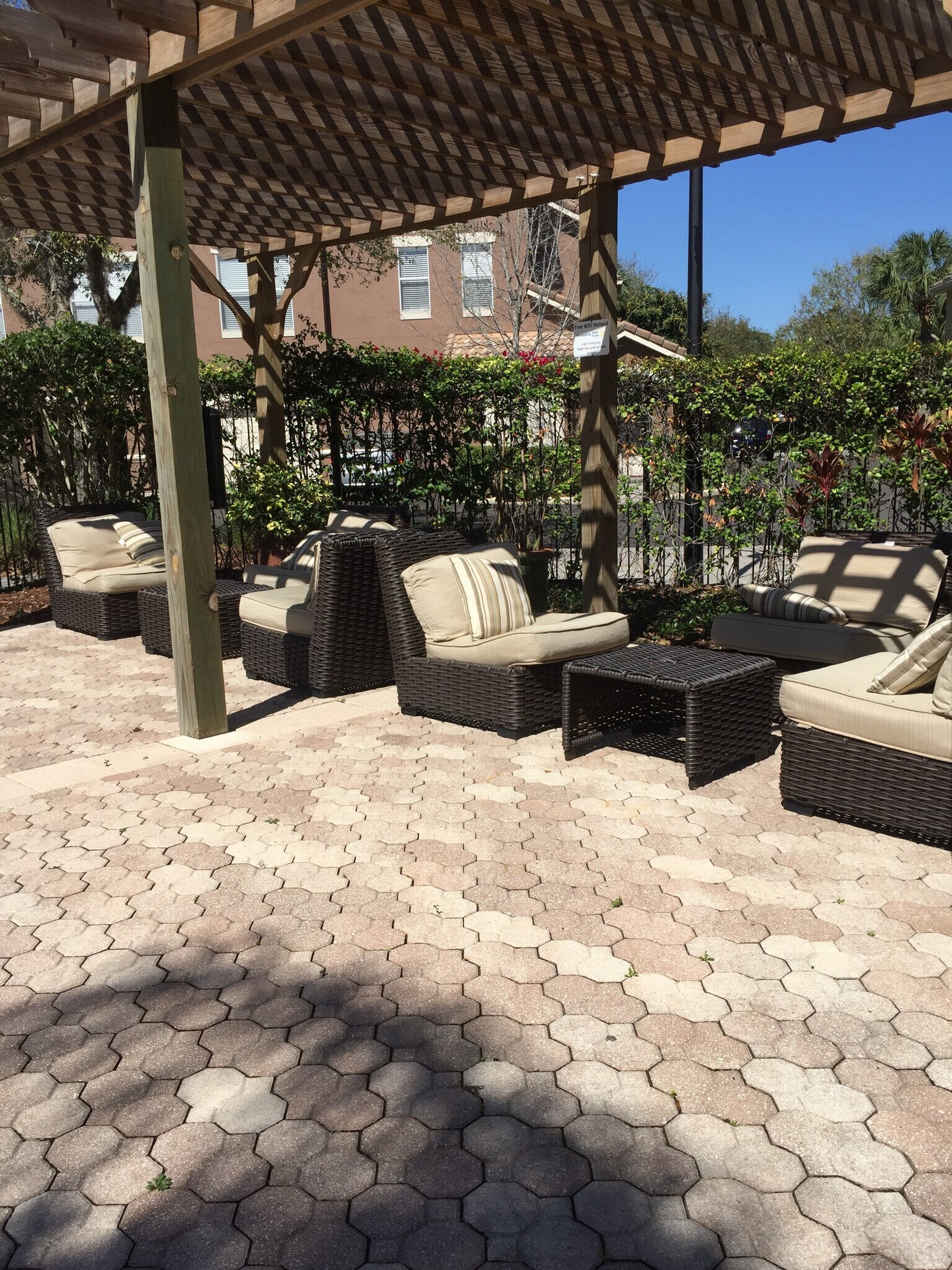 Building Photo - 8807 Villa View Cir