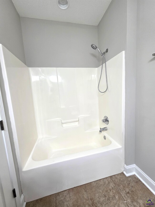 Building Photo - 412 Nandina Ct
