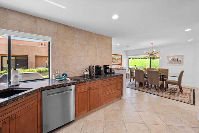 Building Photo - 73416 Mariposa Dr