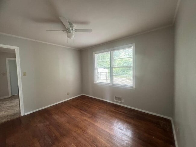 Building Photo - 3515 Greenbriar Rd