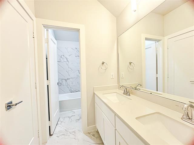 Building Photo - 3425 Teasdale Dr