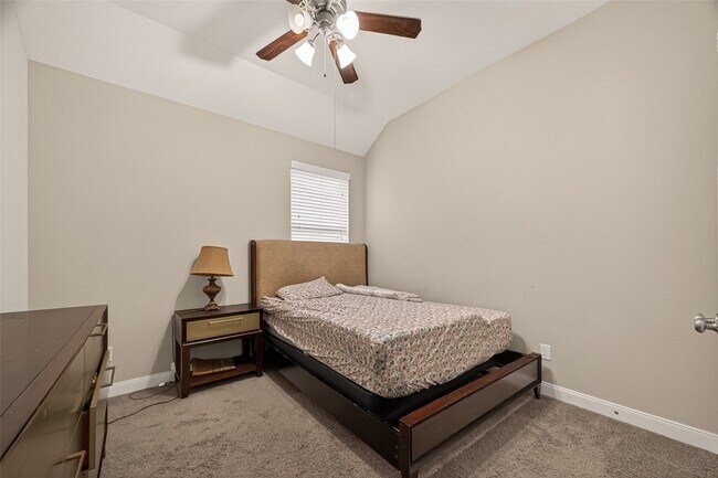 Building Photo - 2209 Hidden Meadow Ln