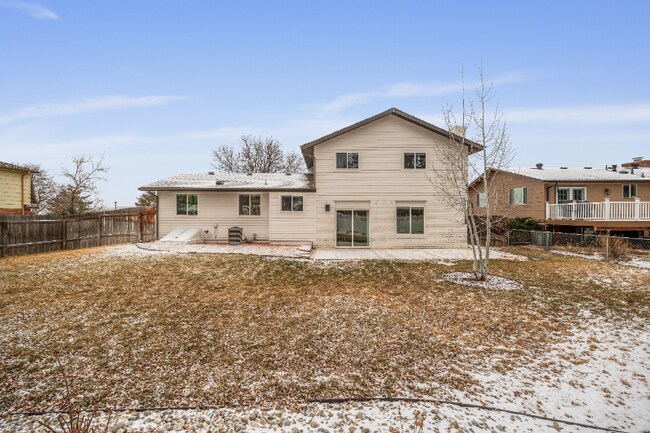 Building Photo - 2967 Lakeshore Dr