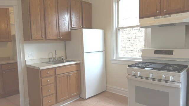 Building Photo - 4511 N Greenview Ave
