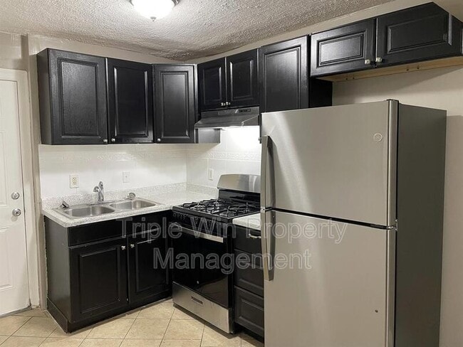 Building Photo - 2139 Kappel Dr