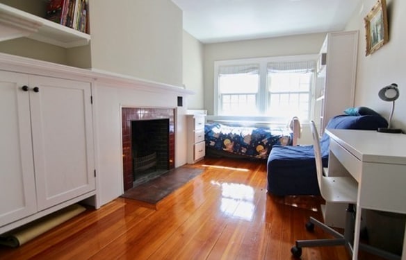 Building Photo - 34 Bates St