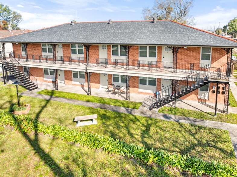 Building Photo - 3420 Jackson Blvd