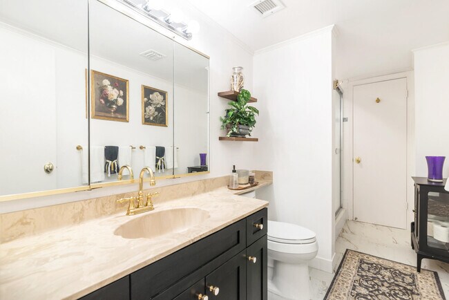 Building Photo - 1200 S Flagler Dr