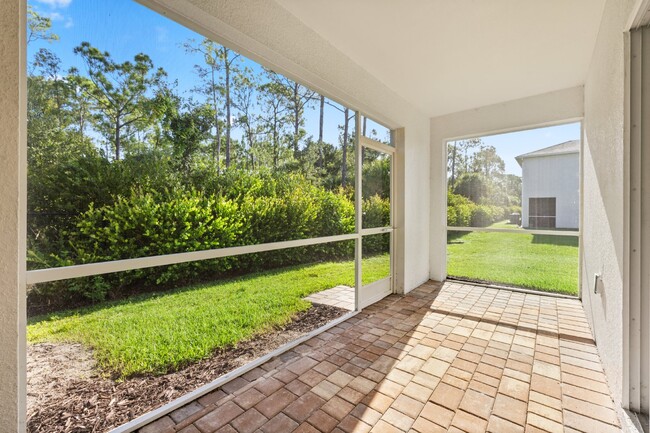 Building Photo - Meadowood in North Naples