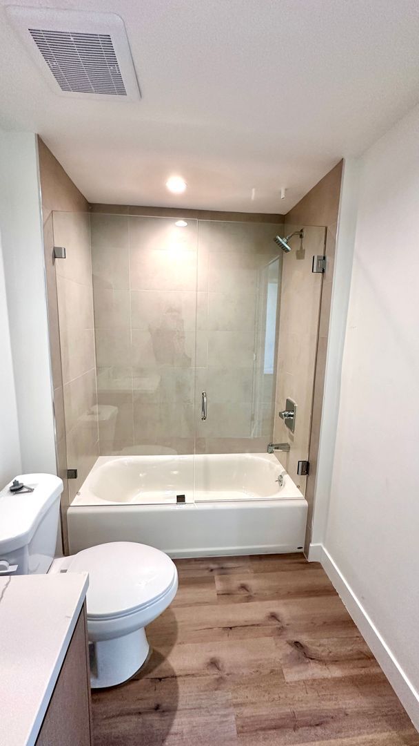 Building Photo - Stylish 2-Bedroom with In-Unit Laundry & B...