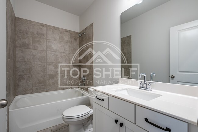 Building Photo - 312 Lincoln St