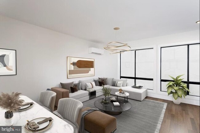 Primary Photo - 301 W Franklin St