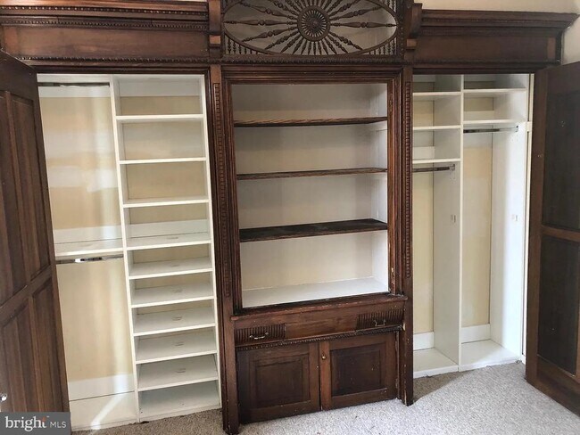 Building Photo - 1906 Fairmount Ave