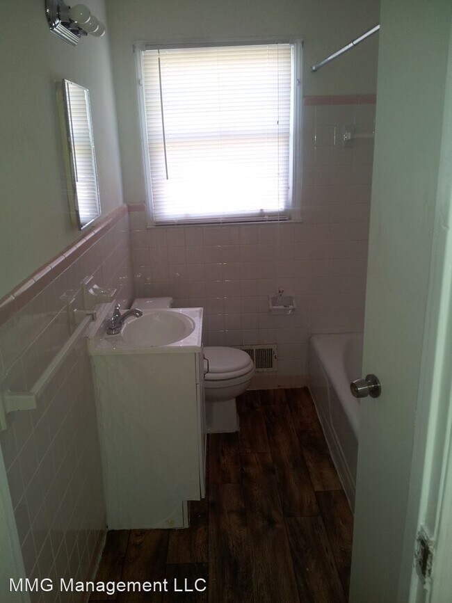 Building Photo - 3 br, 1.5 bath House - 4200 Macedonia Road