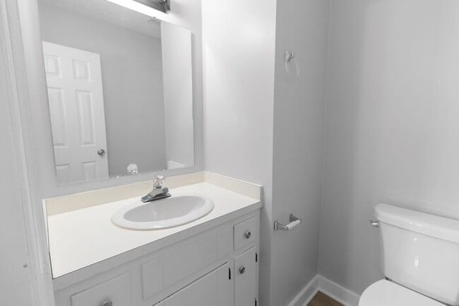 Building Photo - 3 Bedroom 1.5 Bath Ranch in Hope Mills
