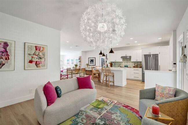 Building Photo - 3206 Robbins Rd