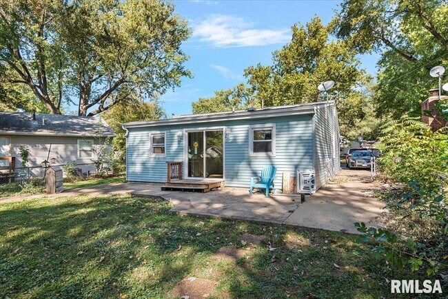 Building Photo - 400 Lexington Heights Dr