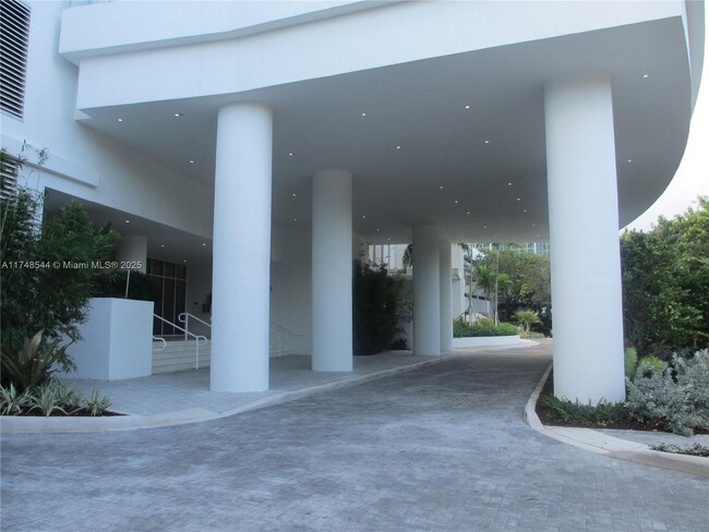 Building Photo - 4250 Biscayne Blvd