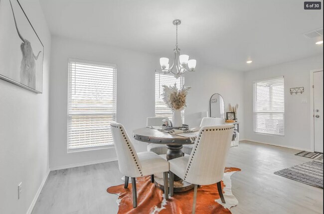 Building Photo - 3/2/2 in Lincoln 16!