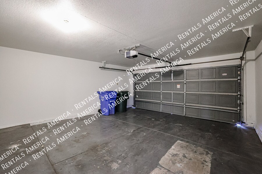 Building Photo - 9067 W Yale St