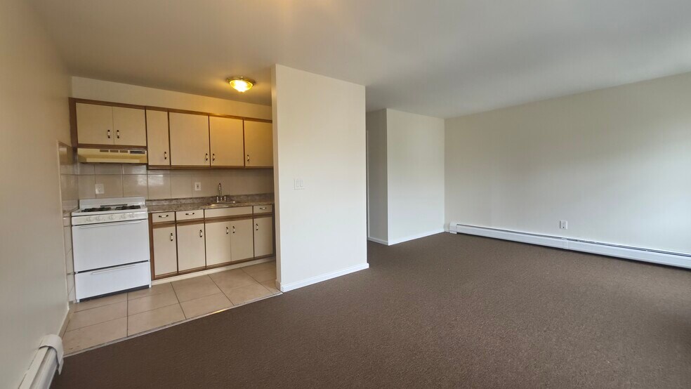 Building Photo - 77 Colgate St