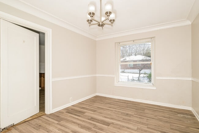 Building Photo - Fantastic 2bd/1ba home! Let yourself in!